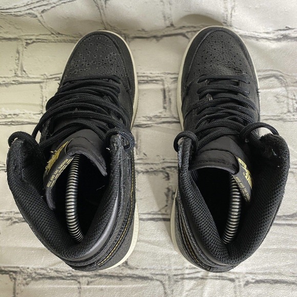 Nike Kids Black and Gold Sneakers - Picture 5 of 9